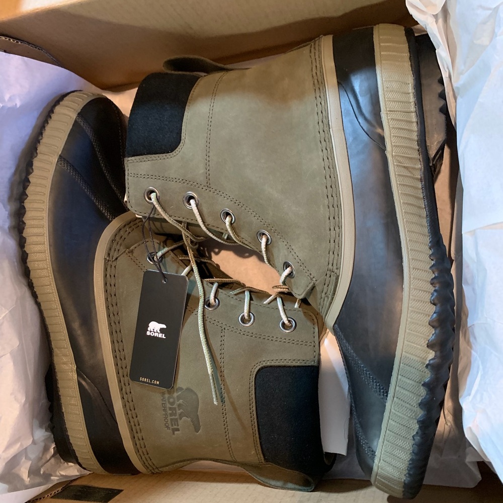 12 SOREL snow boots waterproof
